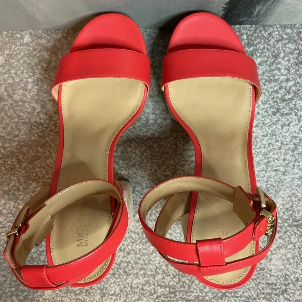 Michael Kors Ashton Spiced Coral Leather Platform Sandals (NIB)
